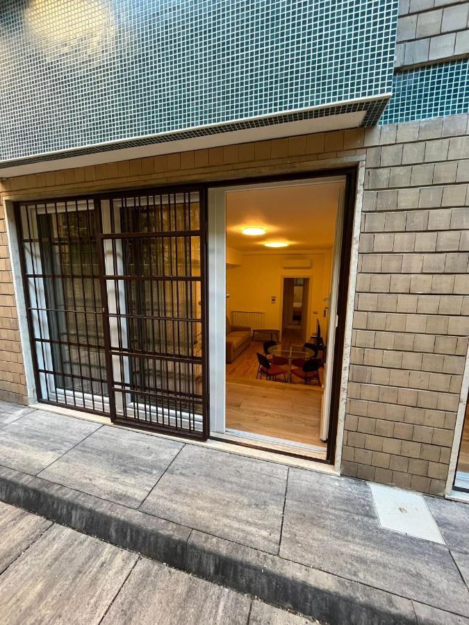Presty Apartments Milan Bagian luar foto