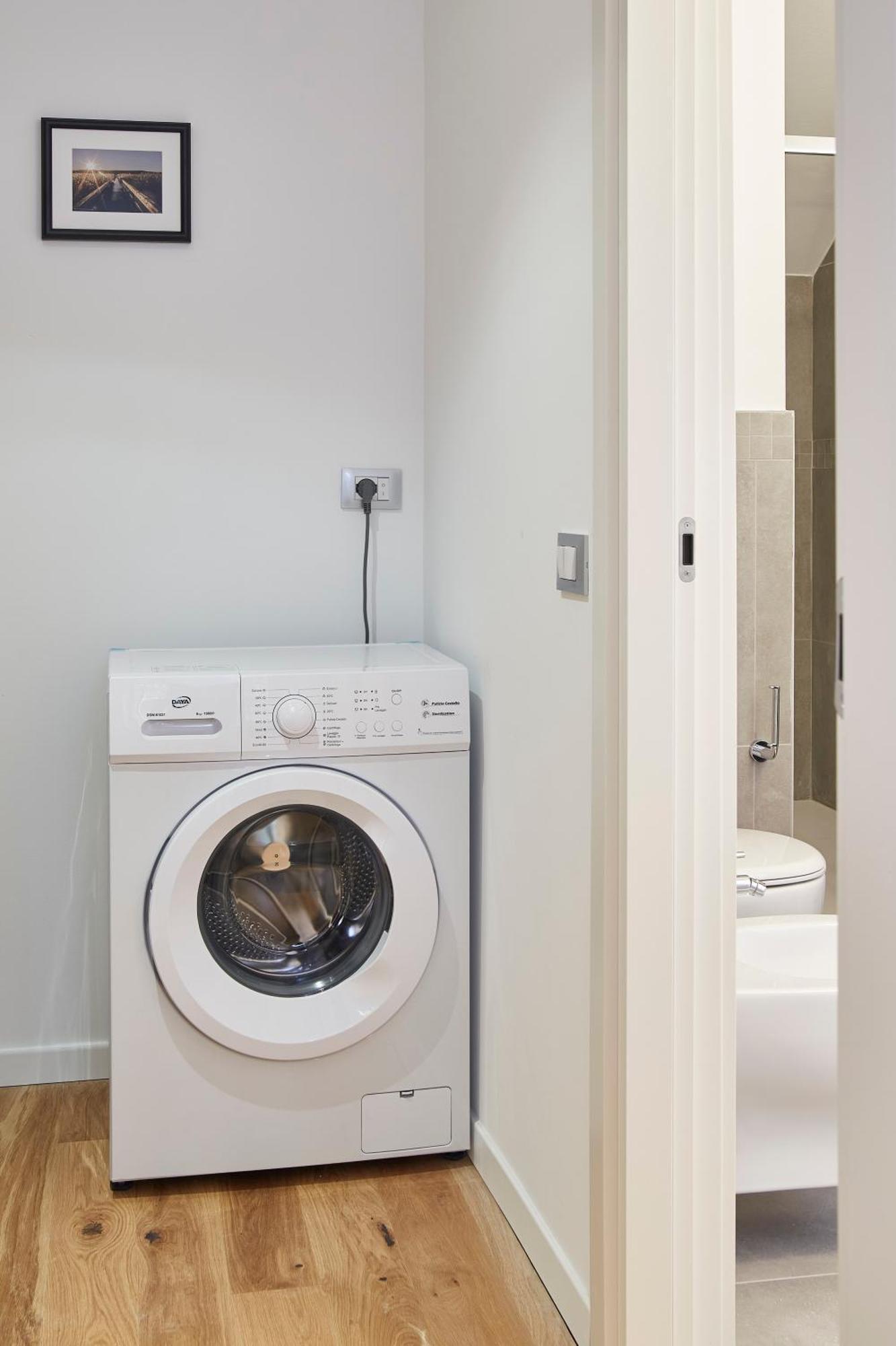 Presty Apartments Milan Bagian luar foto