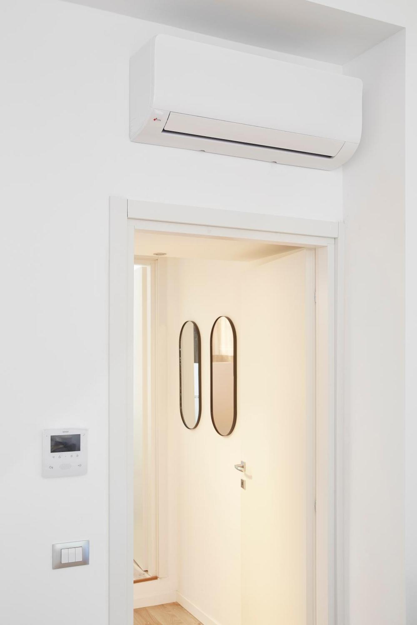 Presty Apartments Milan Bagian luar foto