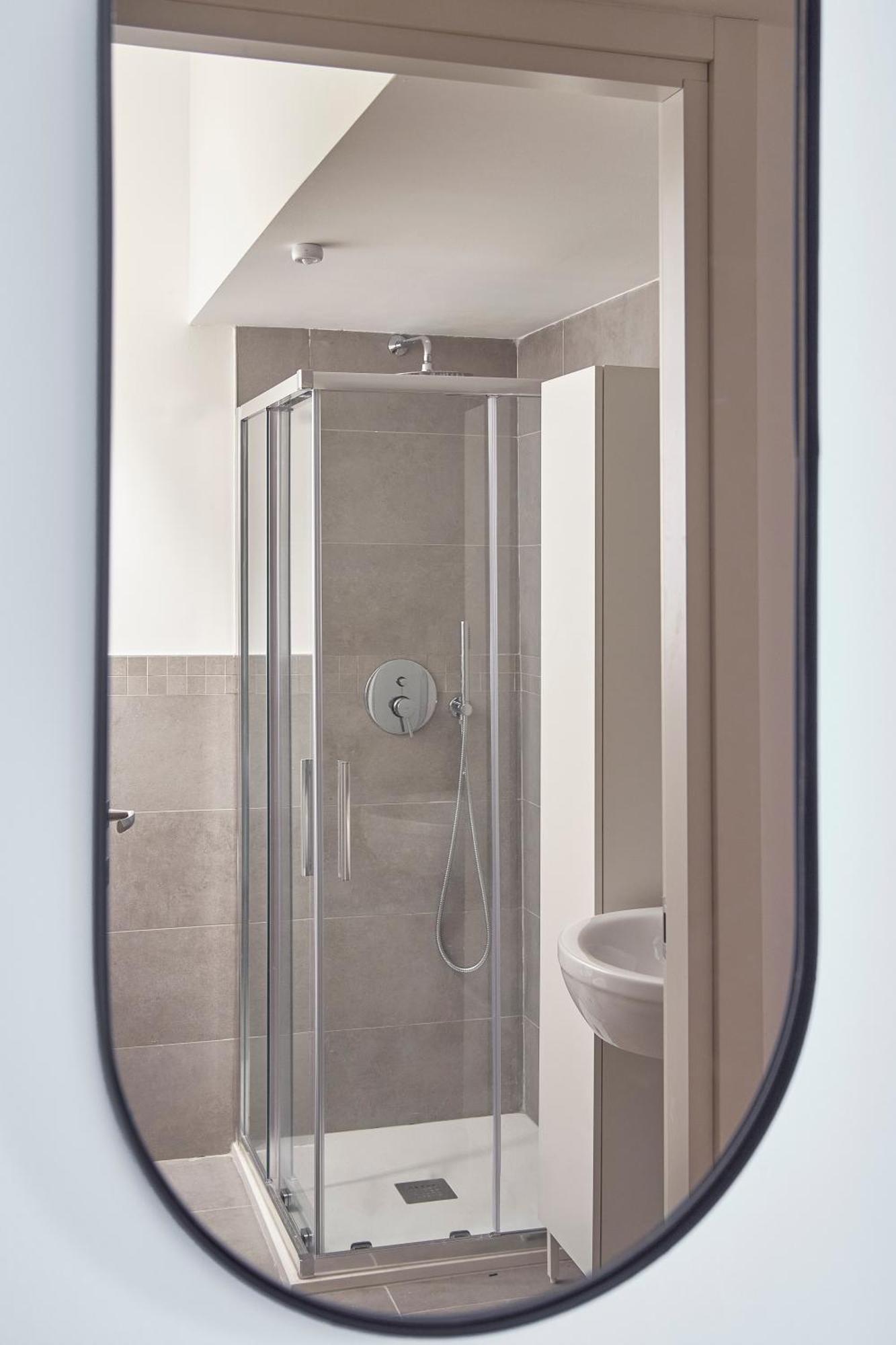 Presty Apartments Milan Bagian luar foto
