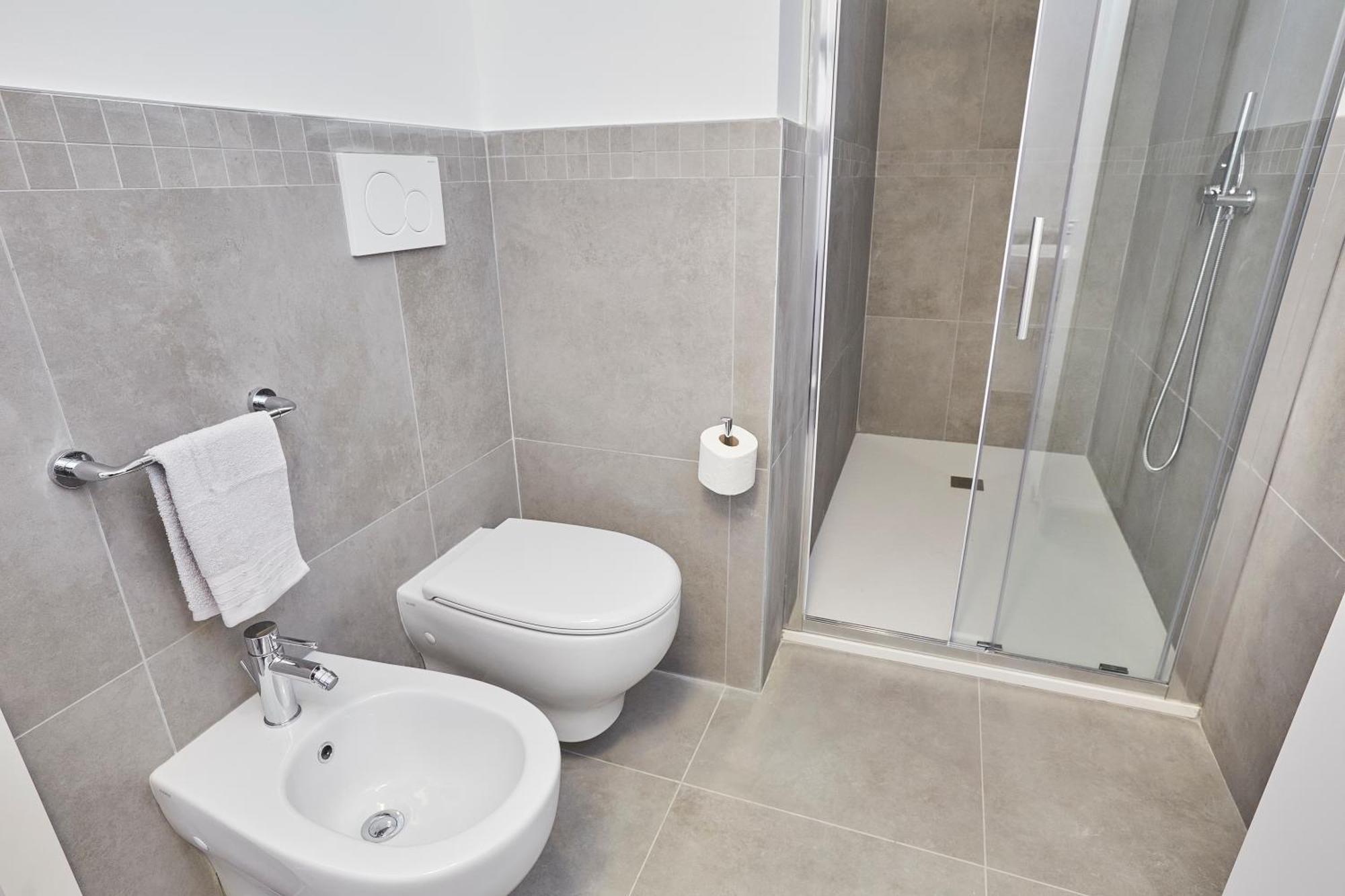 Presty Apartments Milan Bagian luar foto