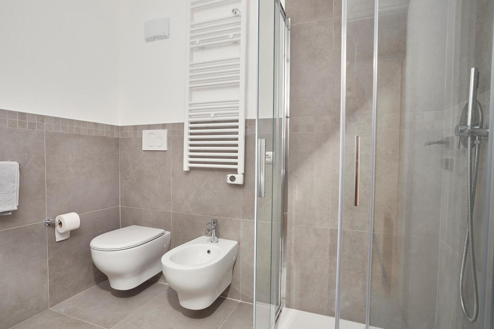 Presty Apartments Milan Bagian luar foto